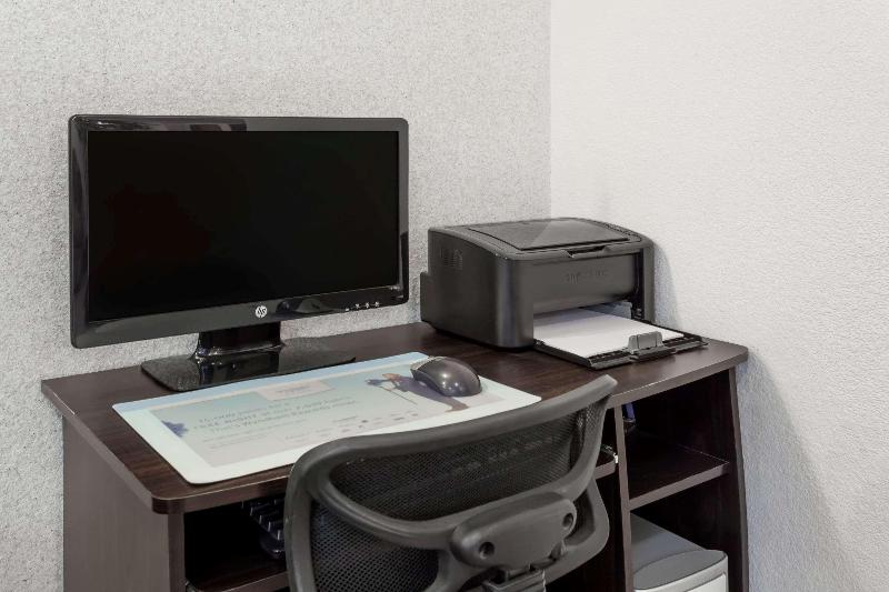 Motel Super 8 By Wyndham Taber Ab