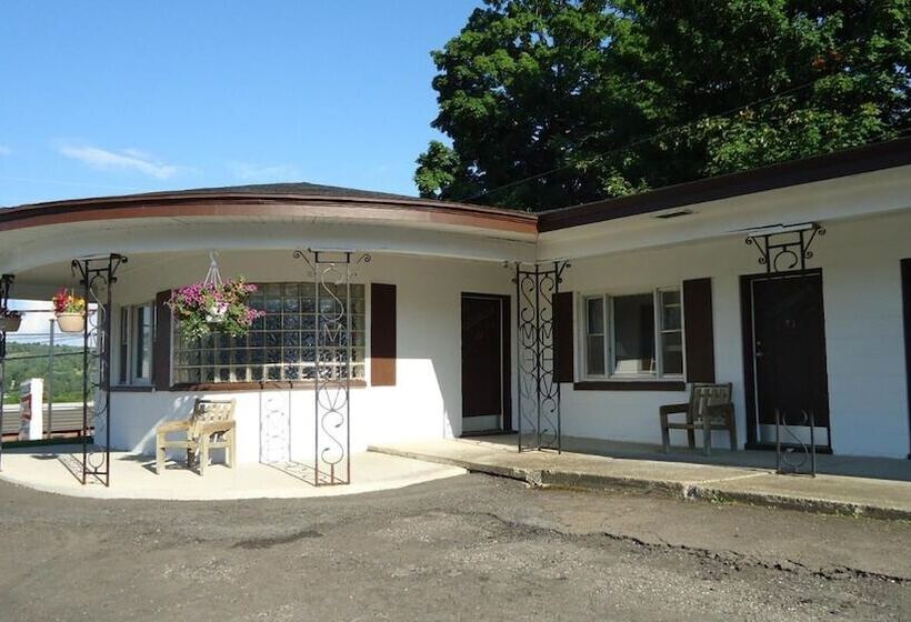 Stiles Motel Hill View