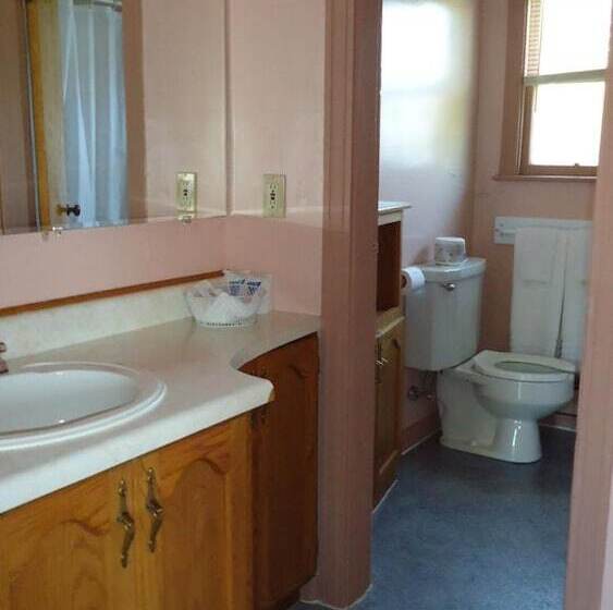 Stiles Motel Hill View