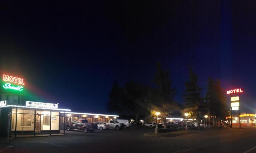 Sunset Motel
