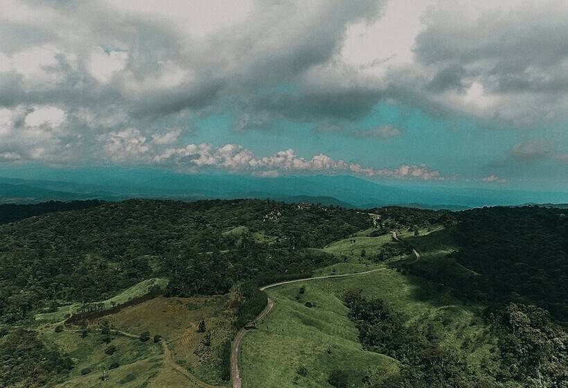 Villa Blanca Cloud Forest Hotel + Retreat