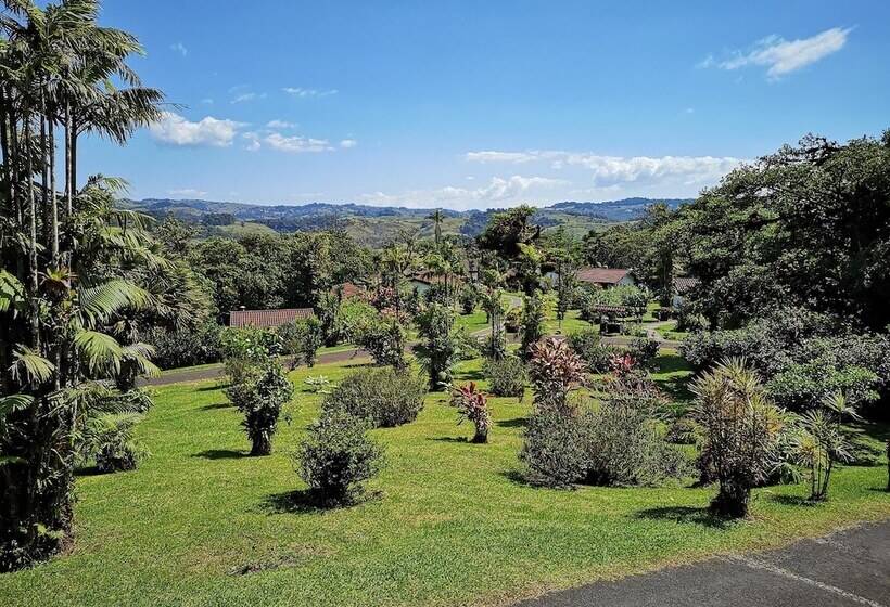 Villa Blanca Cloud Forest Hotel + Retreat