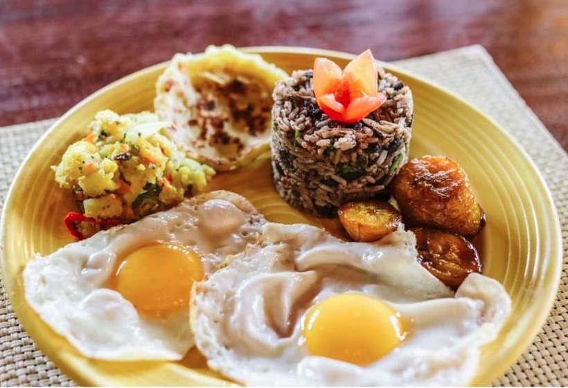 Villa Blanca Cloud Forest Hotel + Retreat