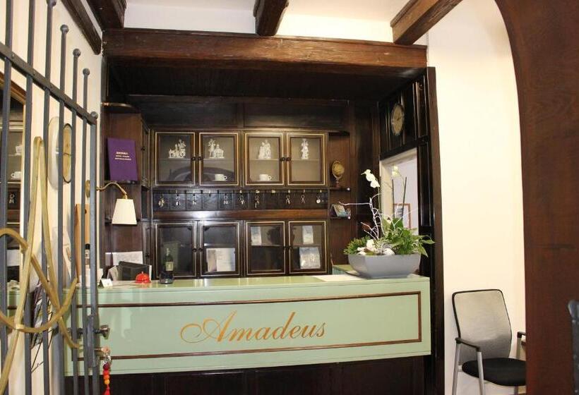 هتل Amadeus