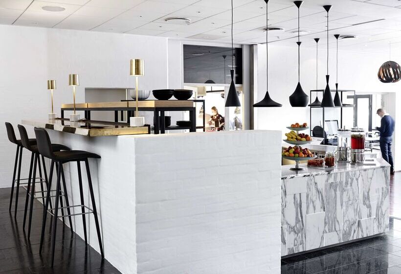 ホテル Comwell Holte