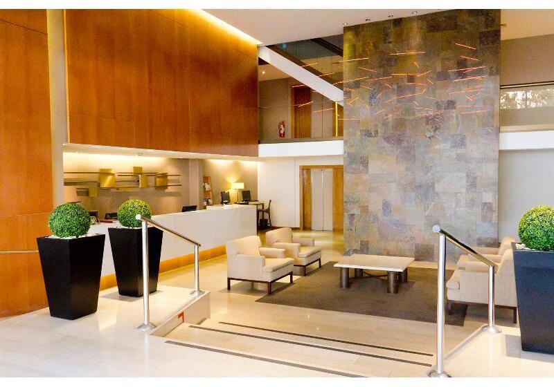 هتل Director Vitacura