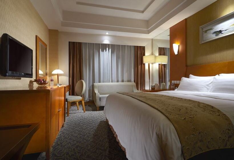 Отель Dalian East