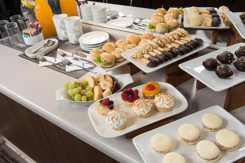 Отель Holiday Inn Express   Temuco, An Ihg