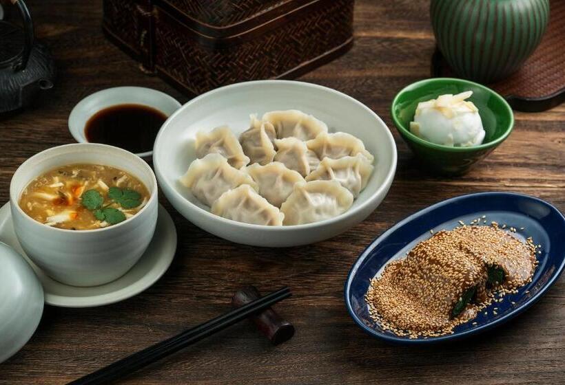 Отель Hyatt Regency Metropolitan Chongqing