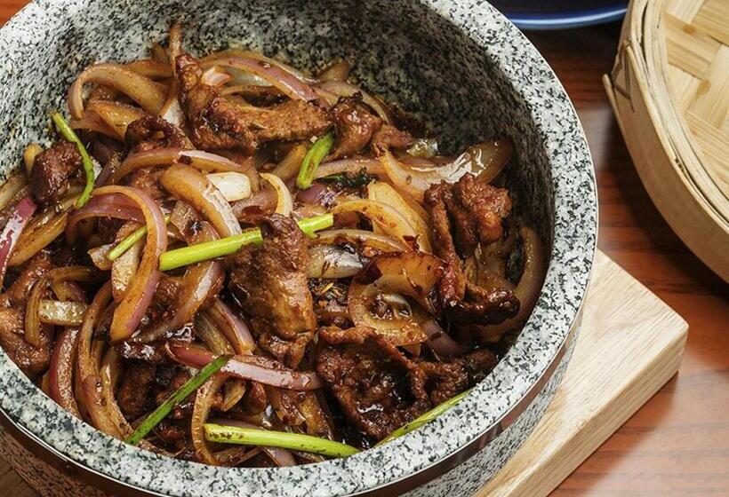 Отель Hyatt Regency Metropolitan Chongqing