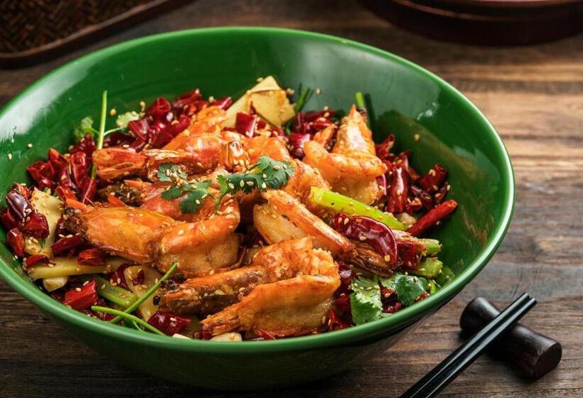 Отель Hyatt Regency Metropolitan Chongqing