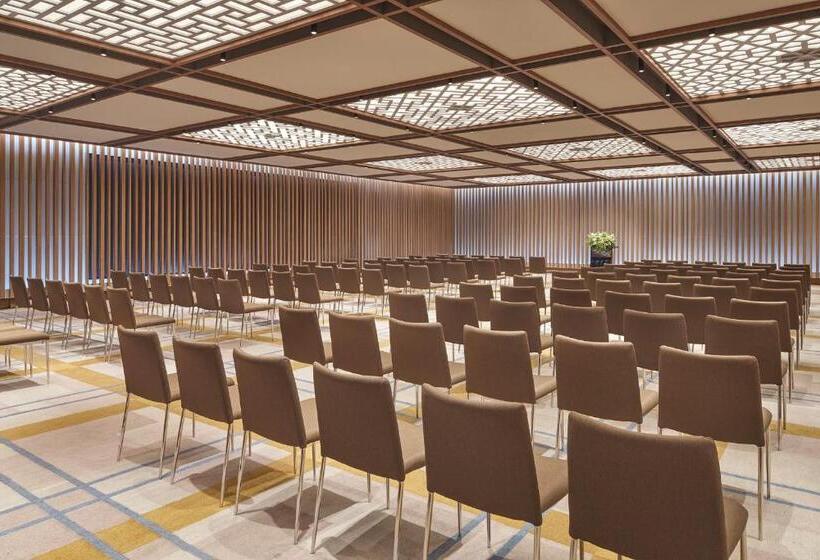 Отель Hyatt Regency Metropolitan Chongqing