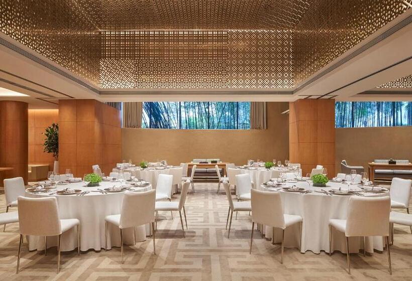 Отель Hyatt Regency Metropolitan Chongqing