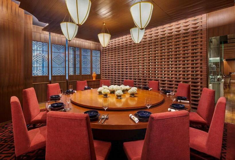 Отель Hyatt Regency Metropolitan Chongqing