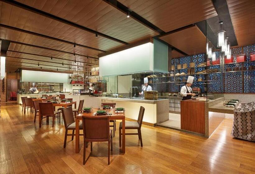 Отель Hyatt Regency Metropolitan Chongqing