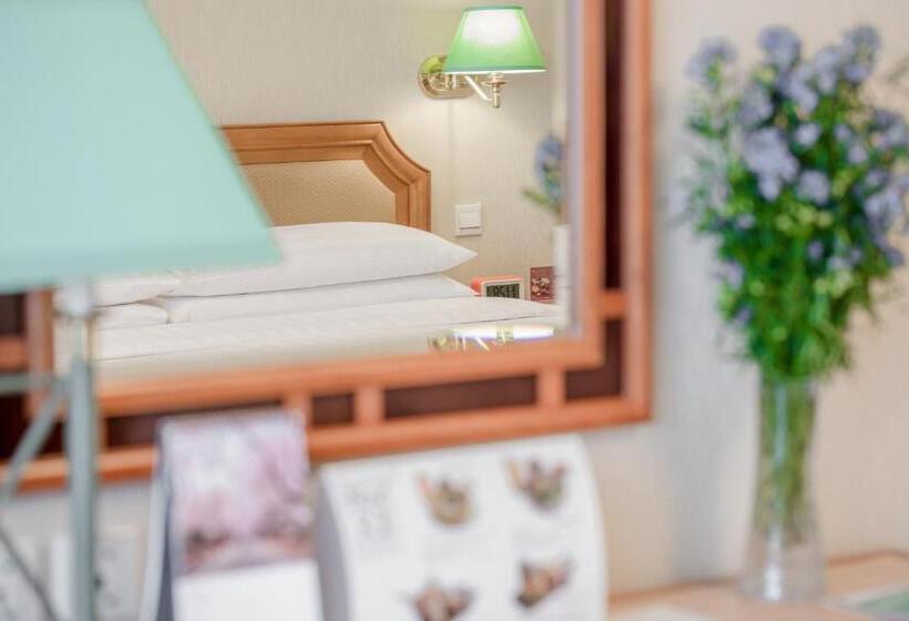 Отель Jen Shenyang By Shangrila