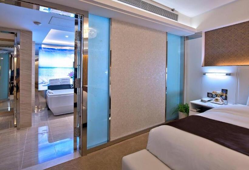 Отель Nanjing Central