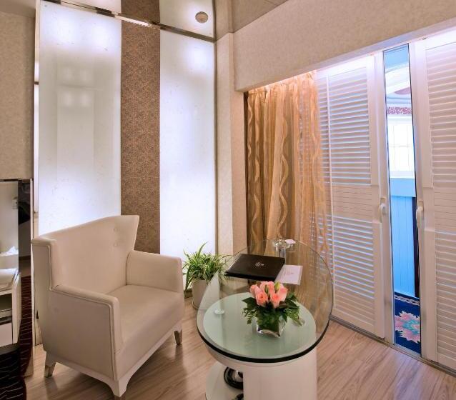 Отель Nanjing Central