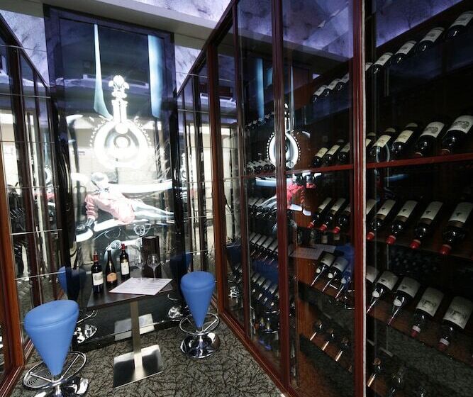 Отель Nanjing Central