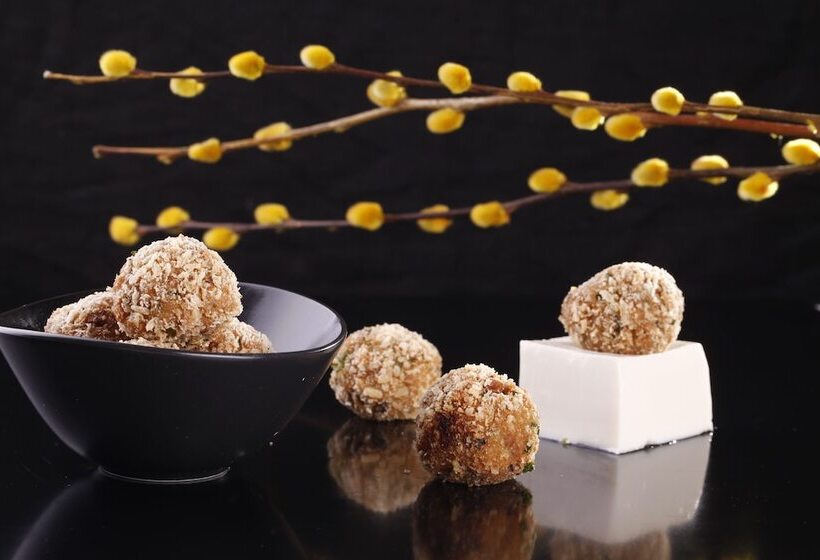 Отель Nanjing Central