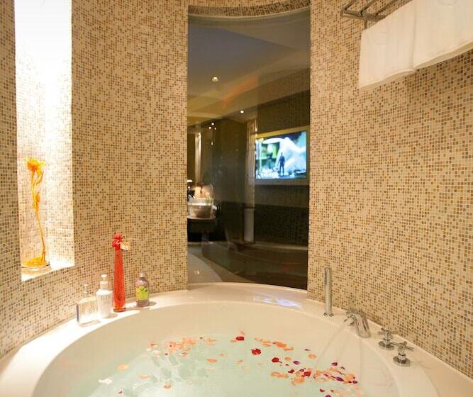 Отель Nanjing Central