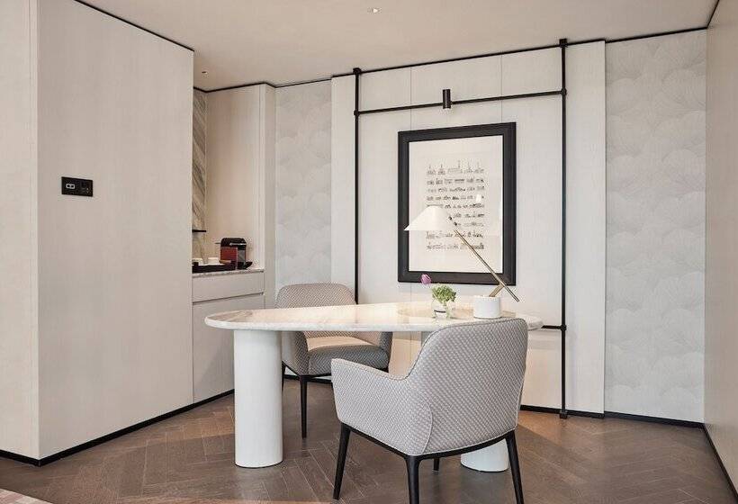 호텔 Hilton Shanghai City Center