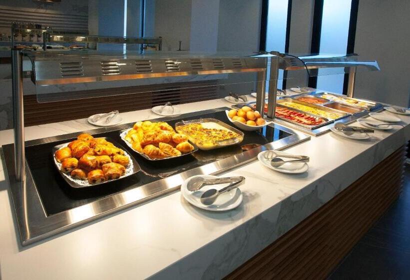 בית מלון כפרי Pefkos City