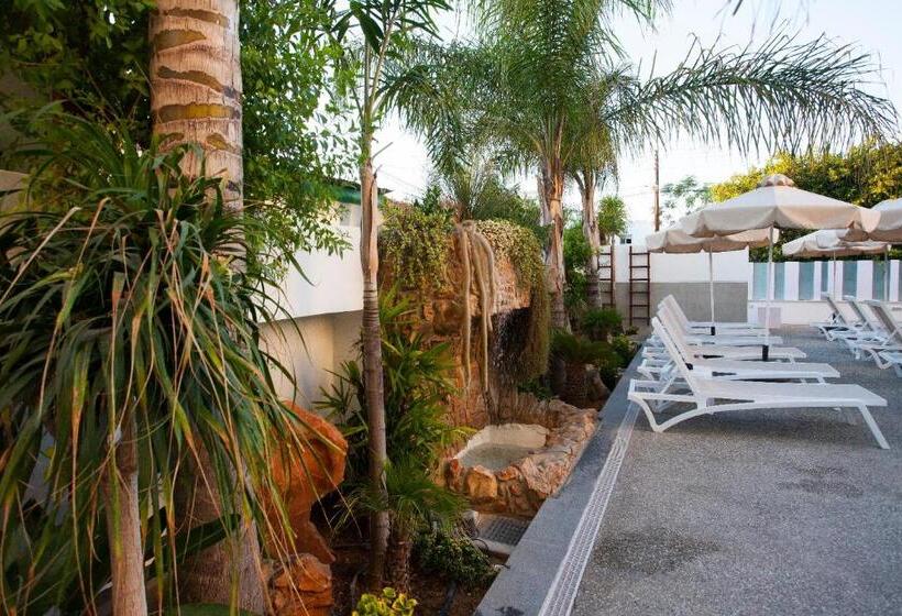 בית מלון כפרי Pefkos City