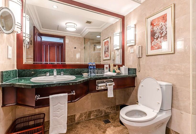 Hotel Shangri La Wuhan,close To The Mixc With Three Subway Lines