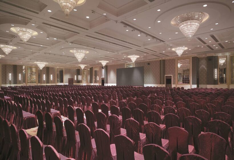 Hotel Shangri La Wuhan,close To The Mixc With Three Subway Lines