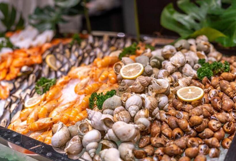 Hotel Shangri La Wuhan,close To The Mixc With Three Subway Lines