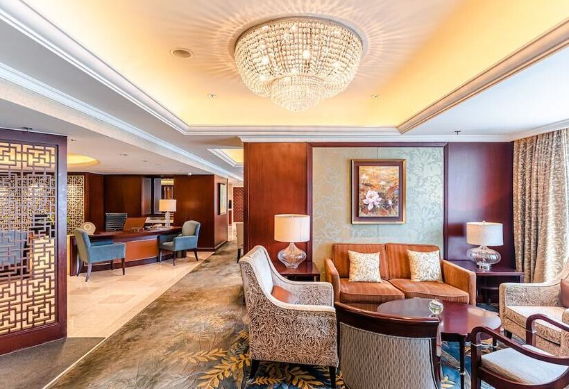 Hotel Shangri La Wuhan,close To The Mixc With Three Subway Lines