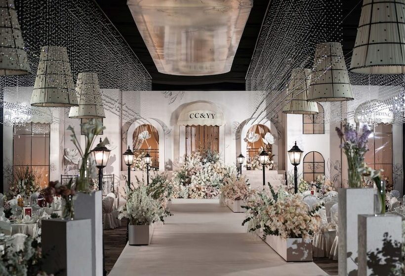 Hotel Shangri La Wuhan,close To The Mixc With Three Subway Lines