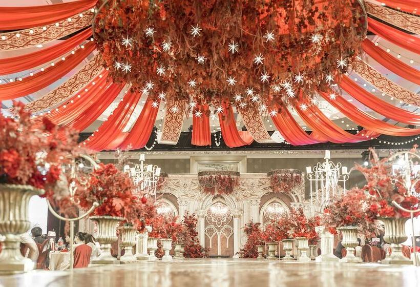 Hotel Shangri La Wuhan,close To The Mixc With Three Subway Lines