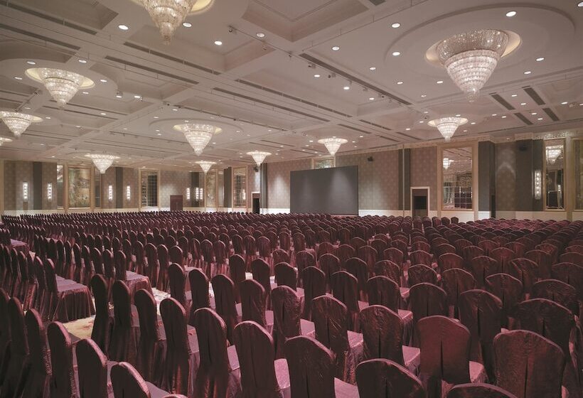 Hotel Shangri La Wuhan,close To The Mixc With Three Subway Lines