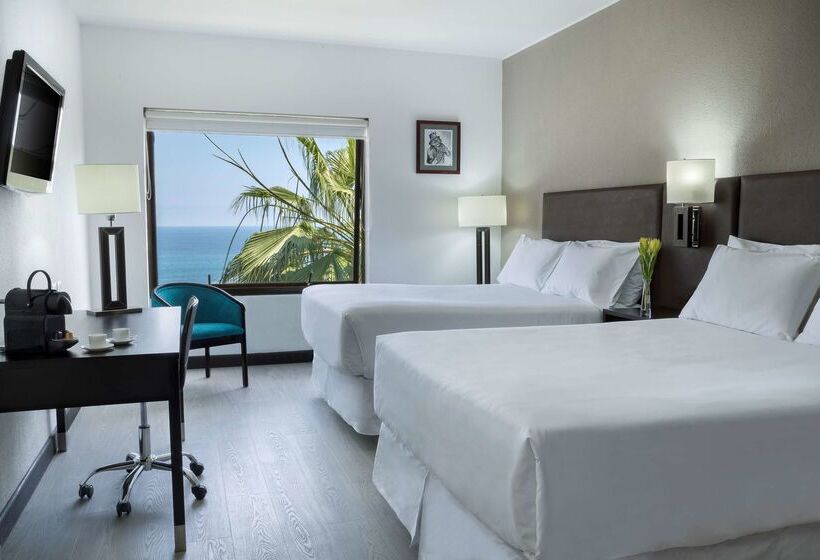 リゾートホテル NH Iquique Costa