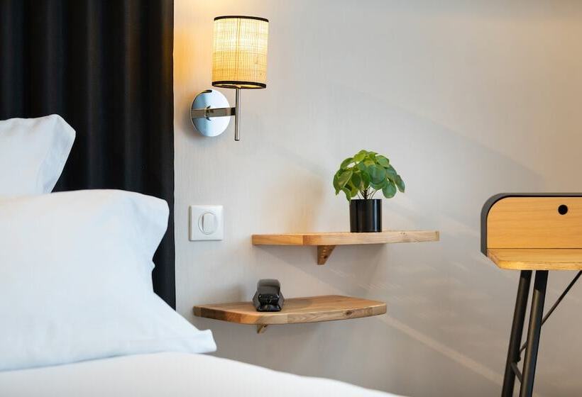 Отель Hôtel Chromatics & Restaurant Hill Club By Happyculture