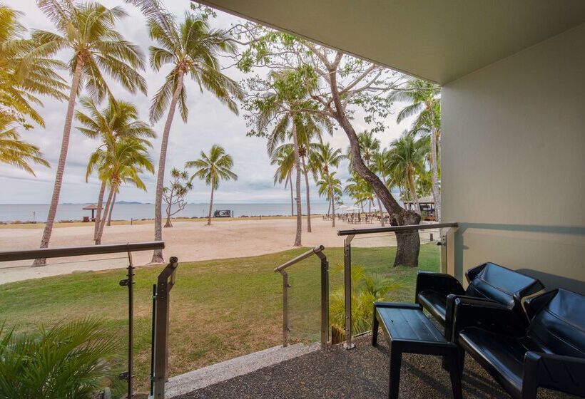 Doubletree Resort By Hilton Hotel Fiji   Sonaisali Island