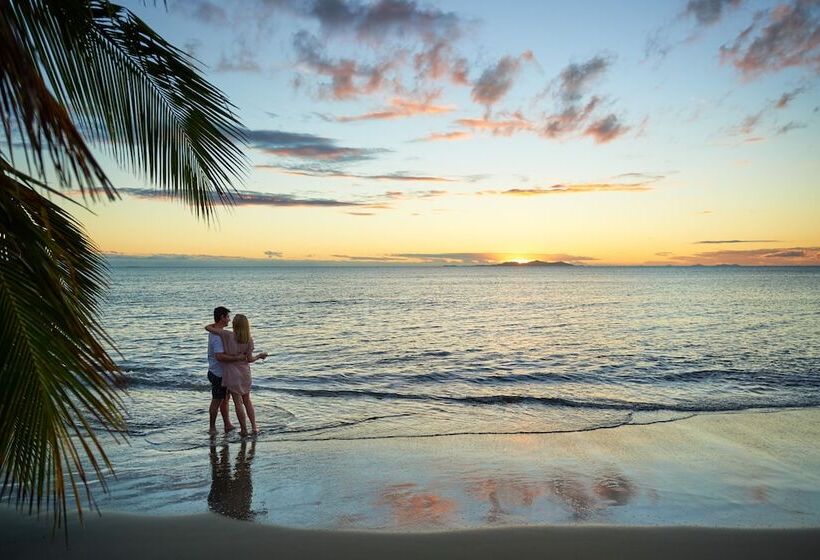 Doubletree Resort By Hilton Hotel Fiji   Sonaisali Island