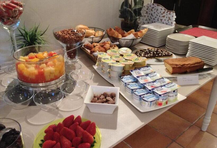 Отель Ajaccio  Albion