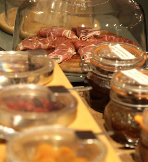 Отель Ajaccio  Albion