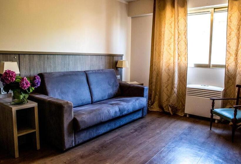 Отель Ajaccio  Albion