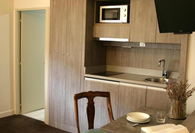 Отель Ajaccio  Albion