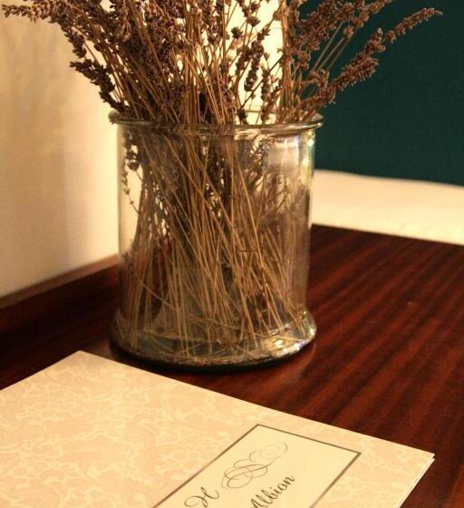 Отель Ajaccio  Albion