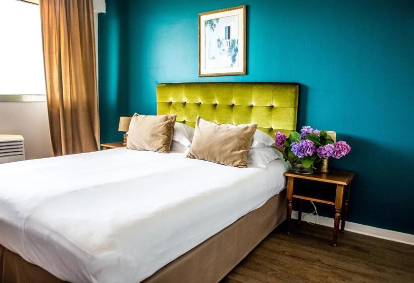 Отель Ajaccio  Albion