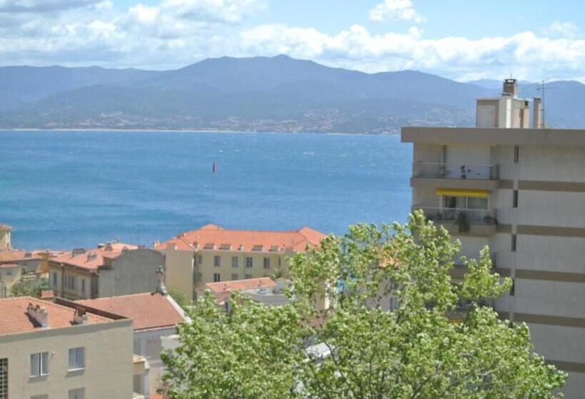 Отель Ajaccio  Albion