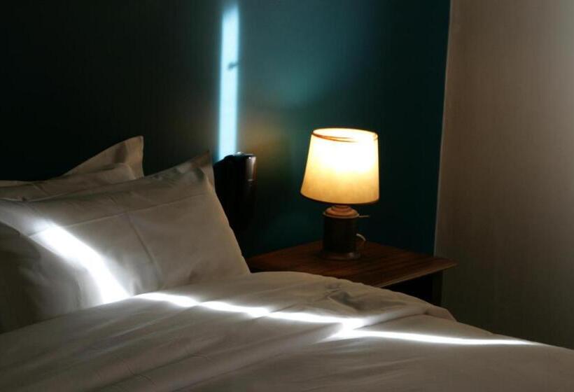 Отель Ajaccio  Albion