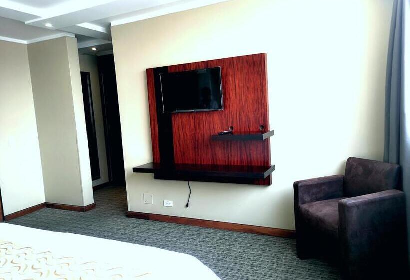 فندق Edificio Akros