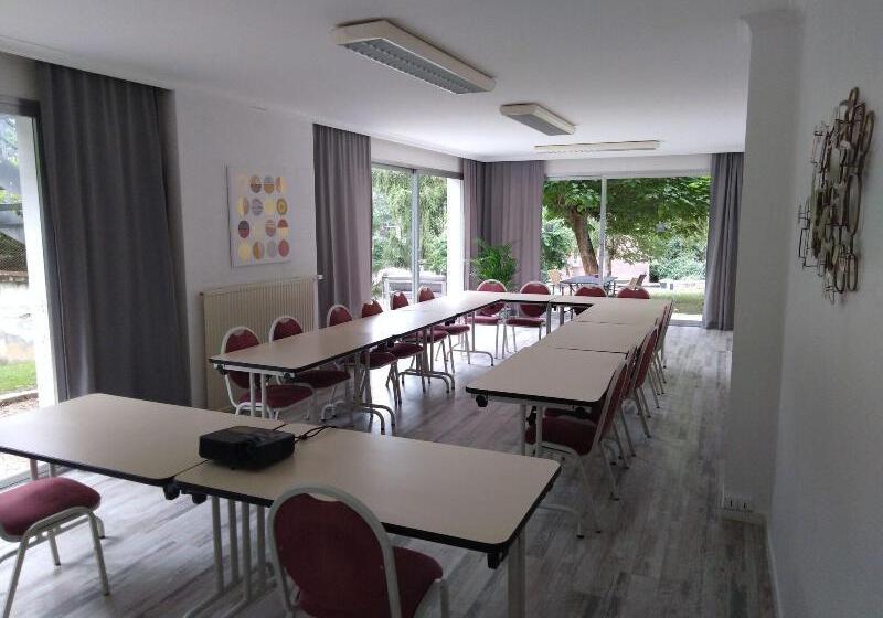 בית מלון כפרי Astoria