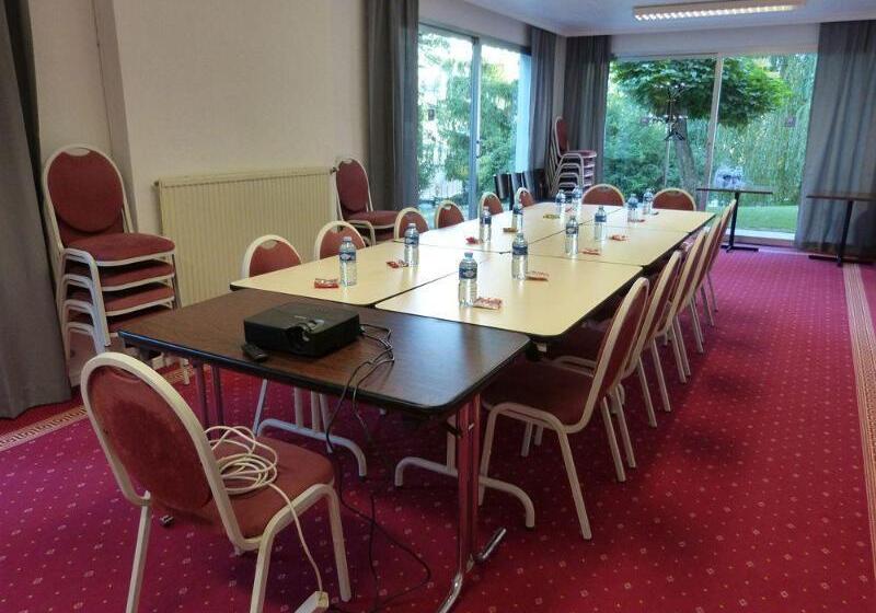 בית מלון כפרי Astoria